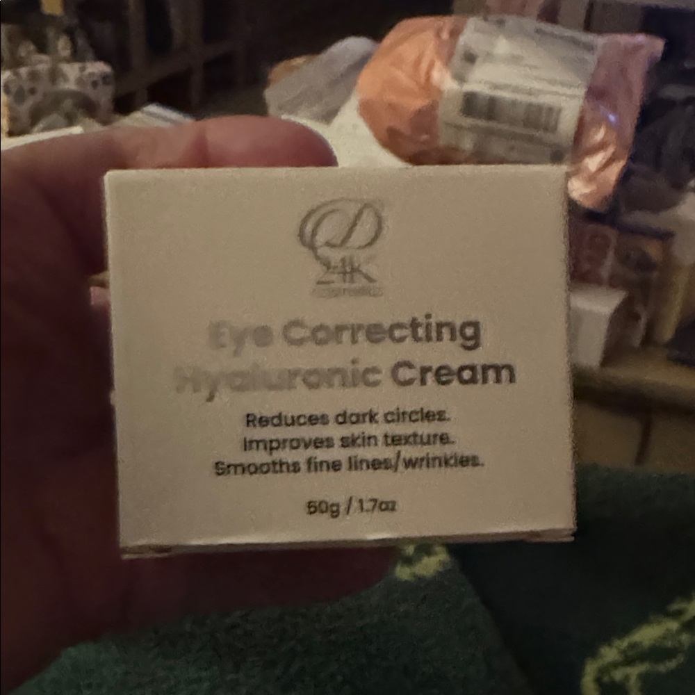 Eye Correcting Hyaluronic Cream - White